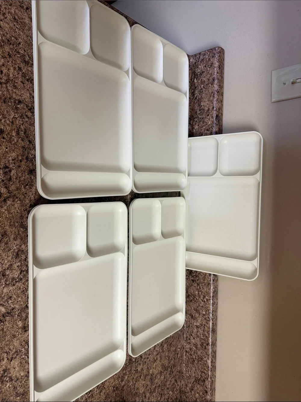 Set of 5 beige Tupperware compartment Meal Trays Very Good used condition